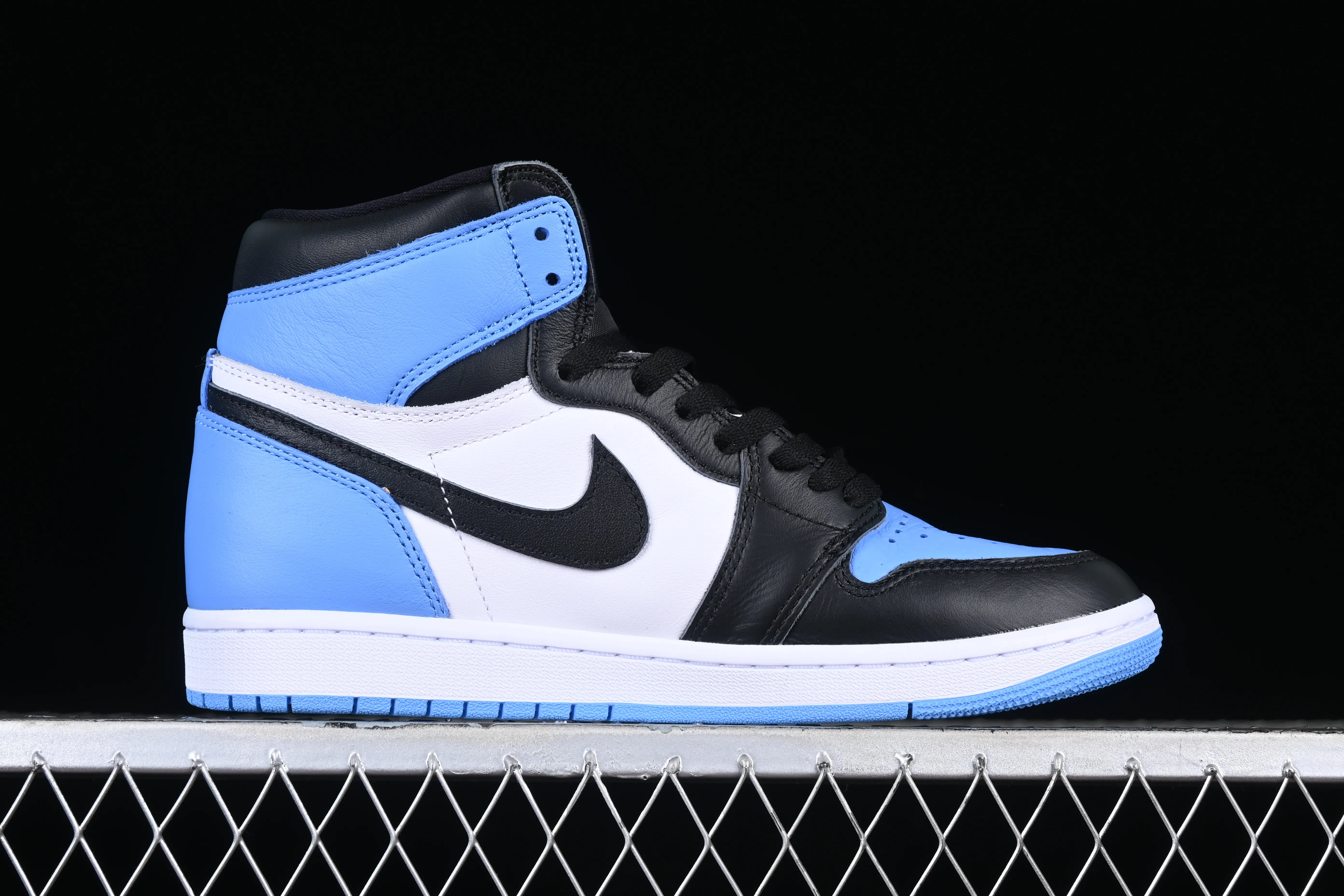 All categories Air Jordan Jordan series basketball shoes Air Jordan 1 High LJR version Air Jordan 1 High OG "UNC Toe" AJ1 Joe 1 black and blue toe DZ5485-400